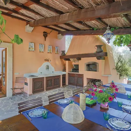 Agathos Holiday home *